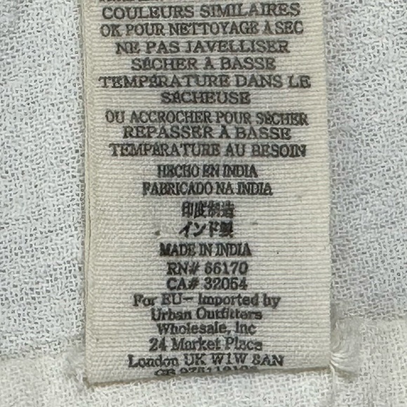 Jen's Pirate Booty Graffiti Bridge One-Shoulder Balloon Sleeve Top Large White - Picture 7 of 7